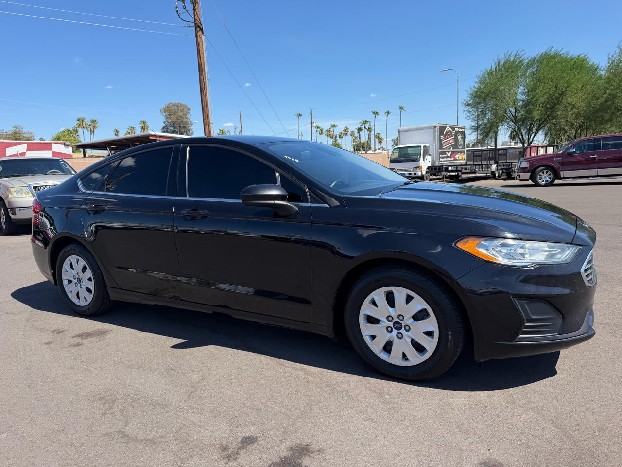 Ford Fusion S 2019