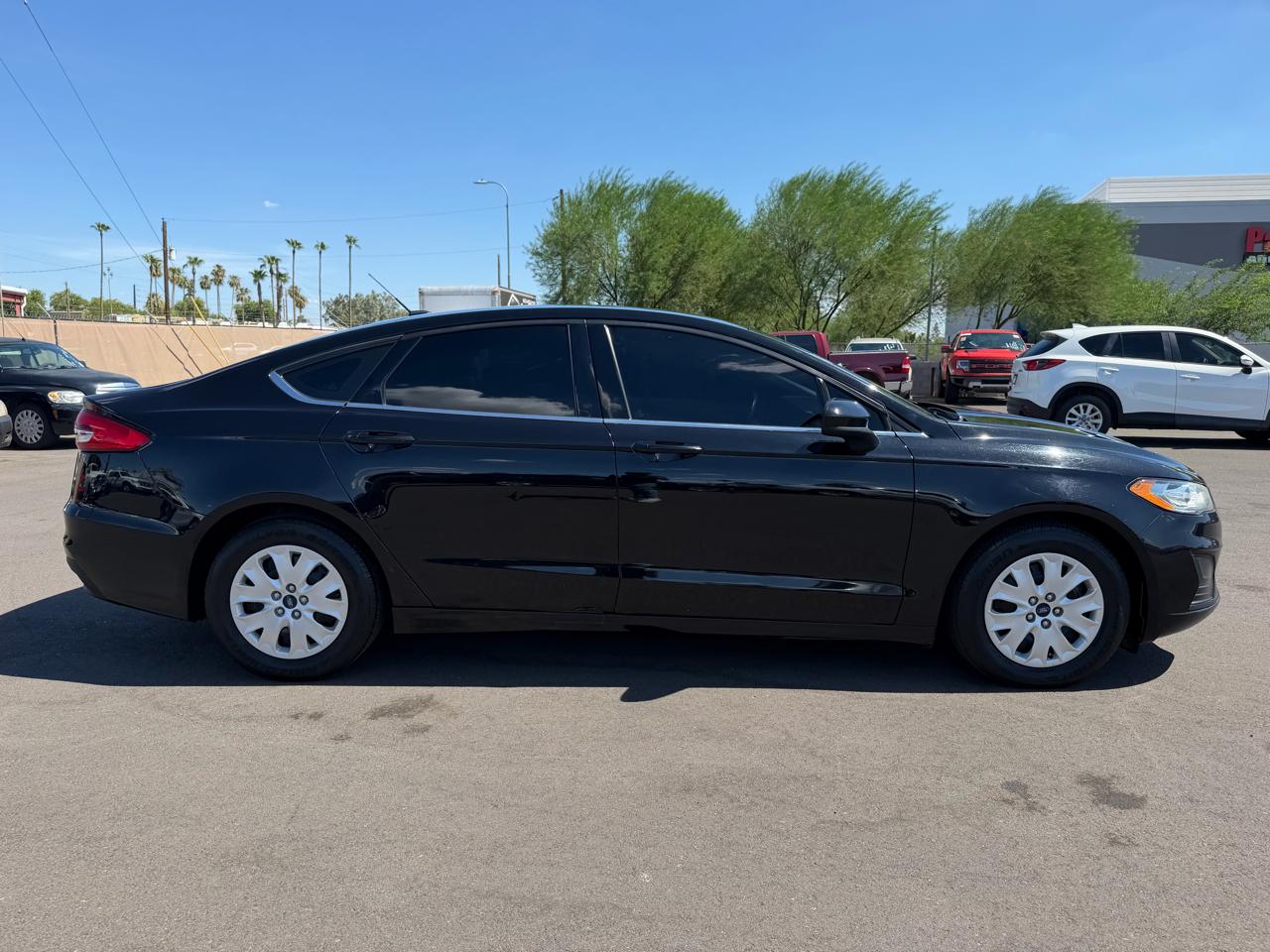 Ford Fusion S 2019
