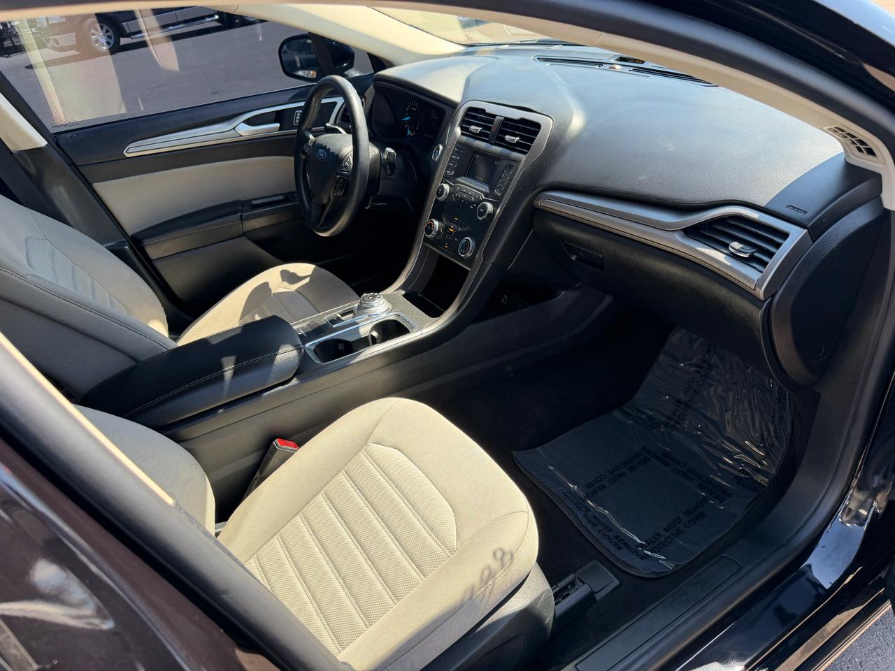 Ford Fusion S 2019