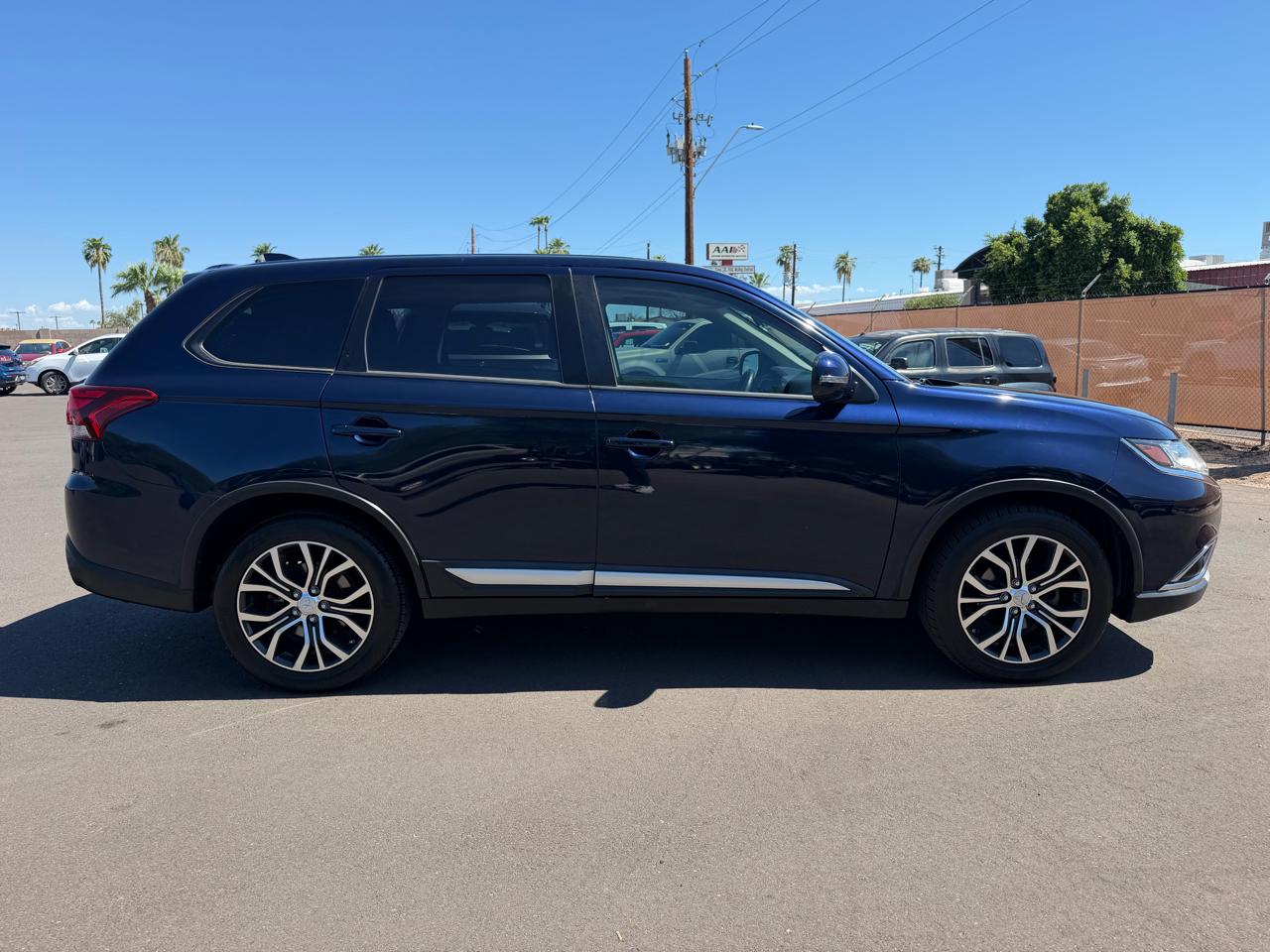 Mitsubishi Outlander SE 2WD 2017