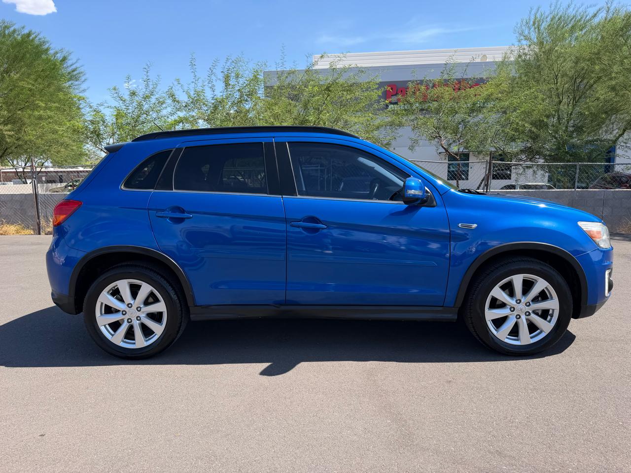 Mitsubishi Outlander Sport SE 2WD 2015