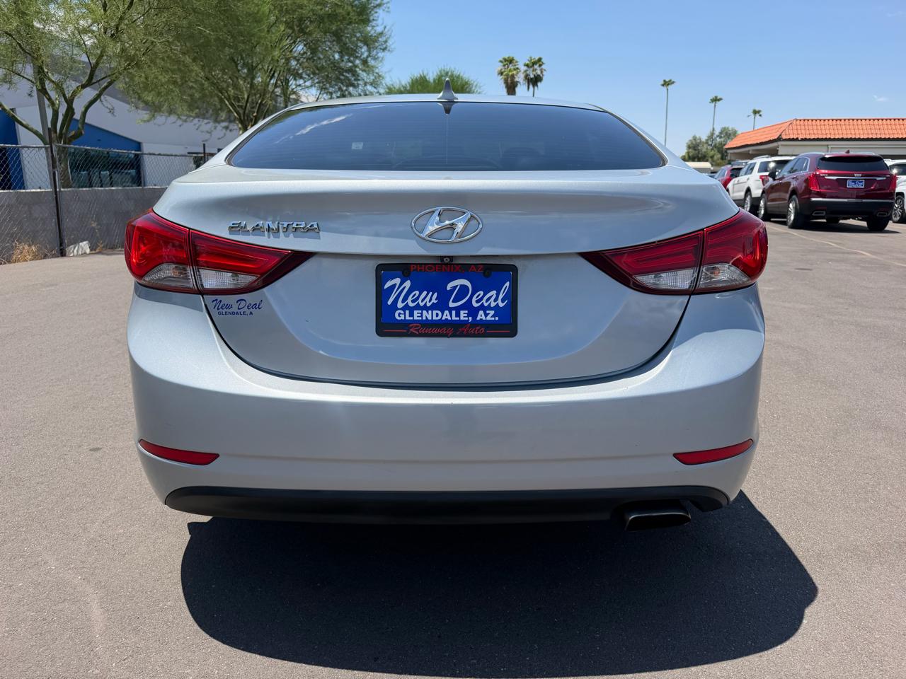 Hyundai Elantra SE 6AT 2015