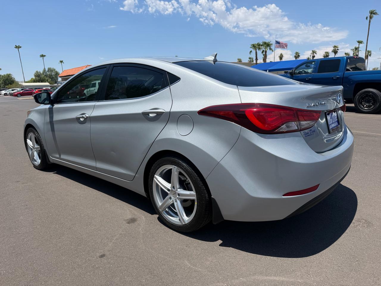 Hyundai Elantra SE 6AT 2015