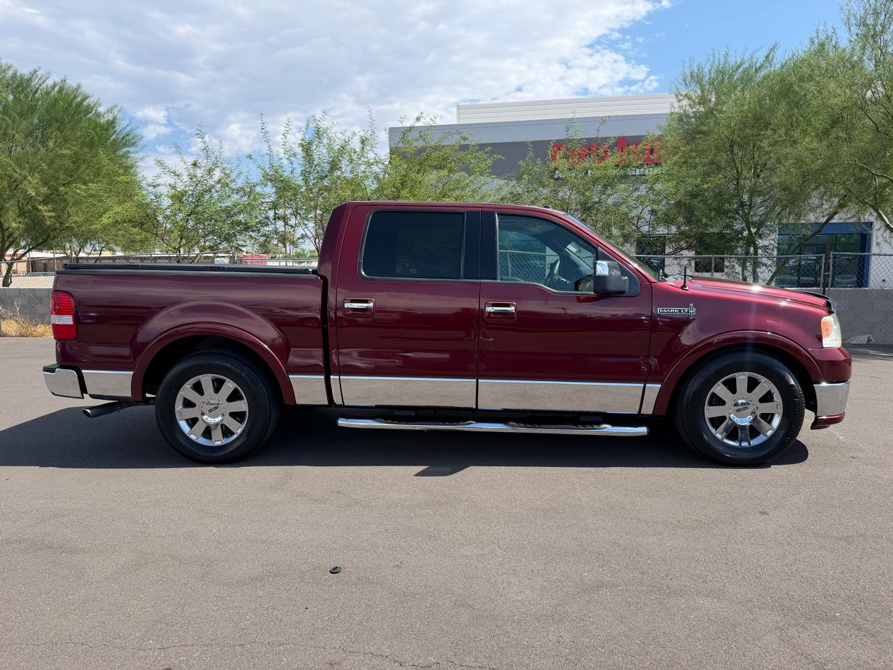 Lincoln Mark LT 2WD 2006