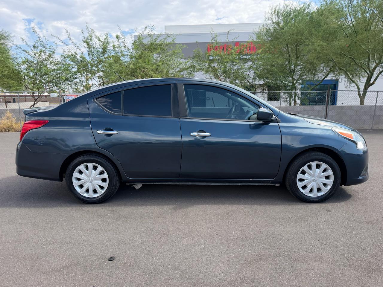 Nissan Versa 1.6 S 5M 2017