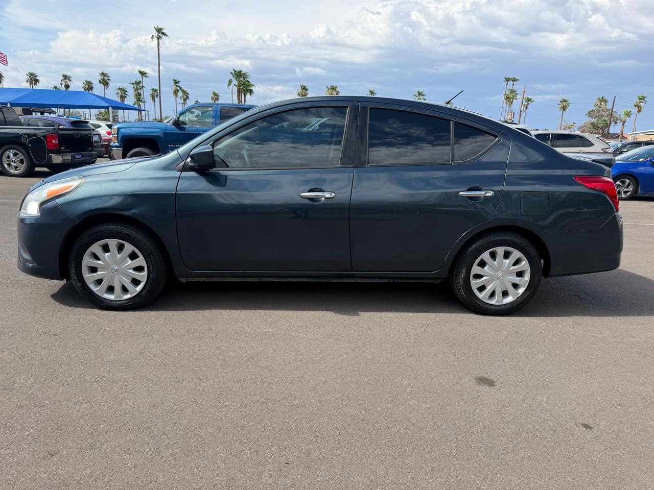 Nissan Versa 1.6 S 5M 2017