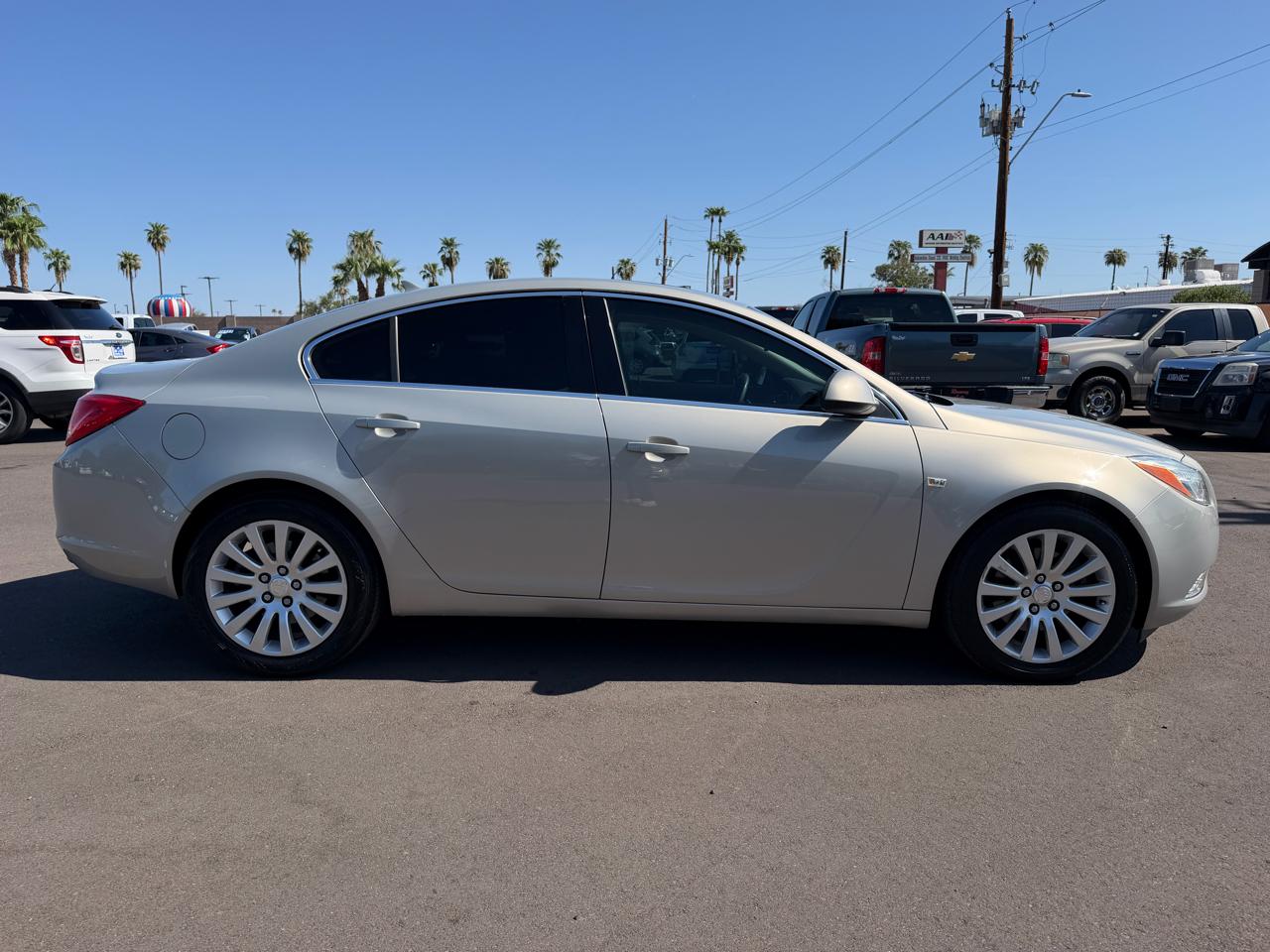 Buick Regal CXL Turbo - 2XT 2011