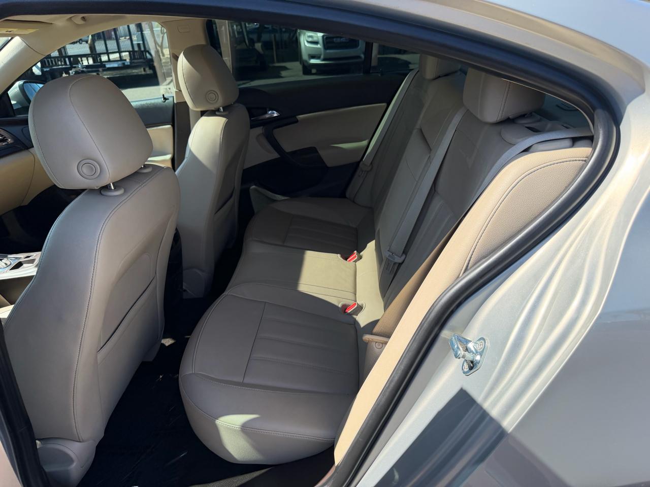 Buick Regal CXL Turbo - 2XT 2011