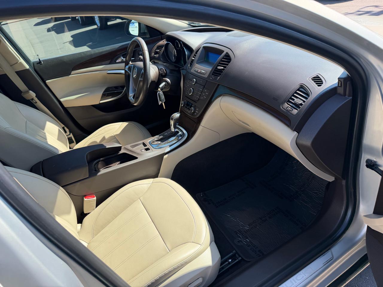 Buick Regal CXL Turbo - 2XT 2011