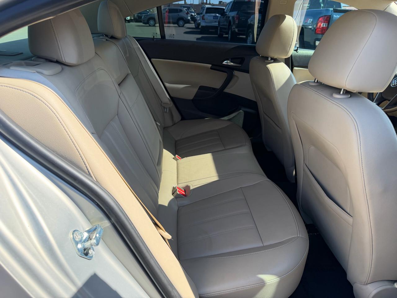 Buick Regal CXL Turbo - 2XT 2011
