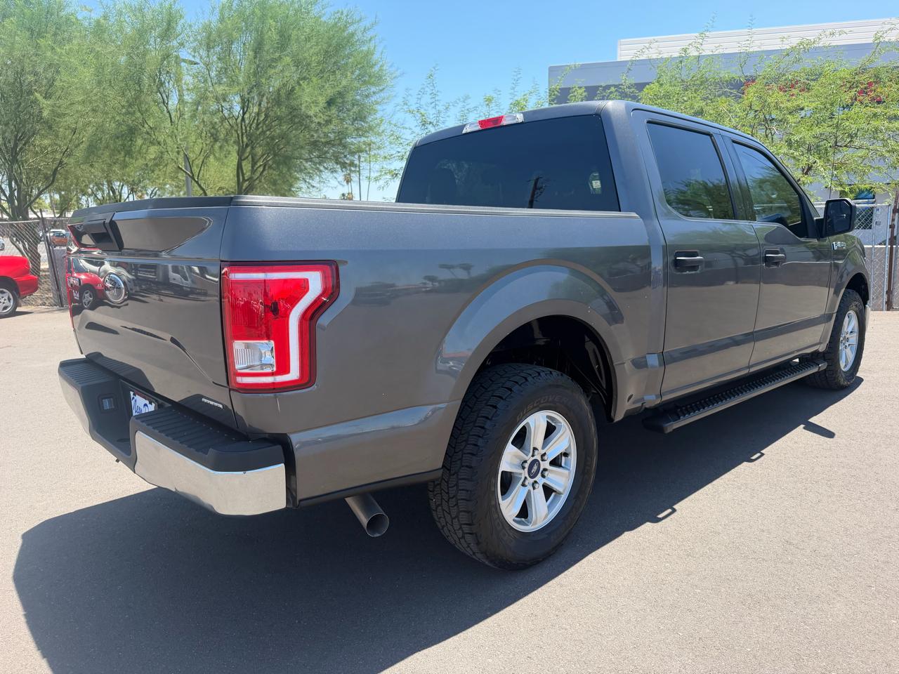 Ford F-150 2WD SuperCrew 139" XL 2016