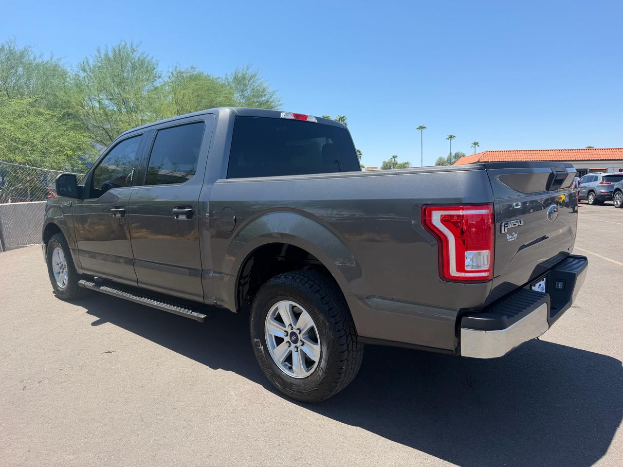 Ford F-150 2WD SuperCrew 139" XL 2016