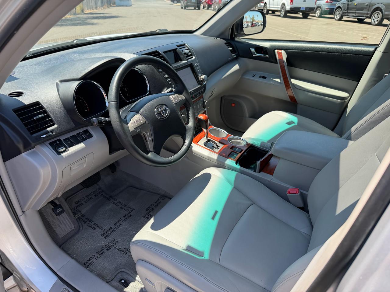 Toyota Highlander Limited 2WD 2009