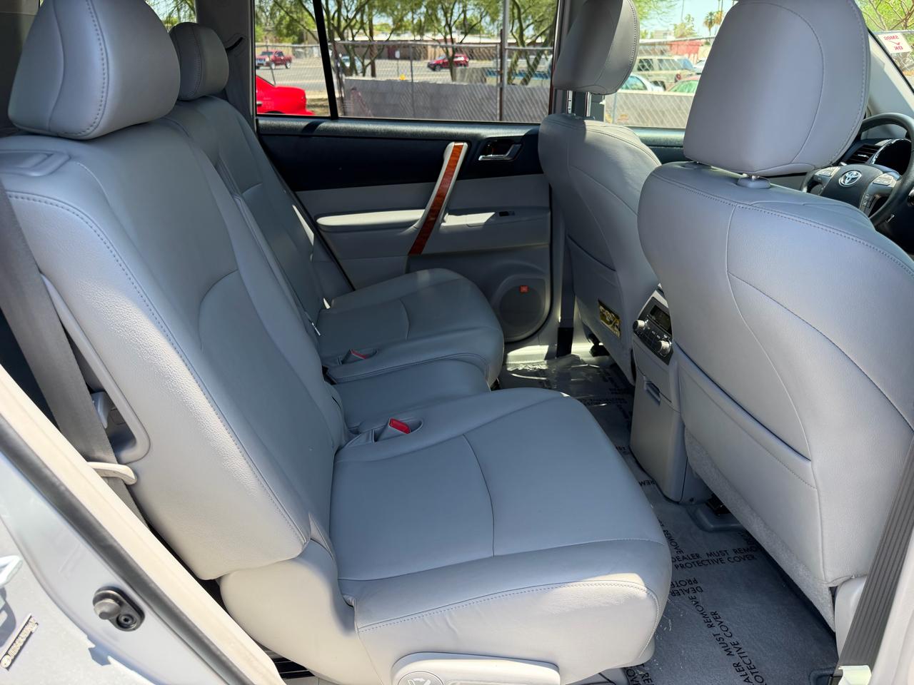 Toyota Highlander Limited 2WD 2009