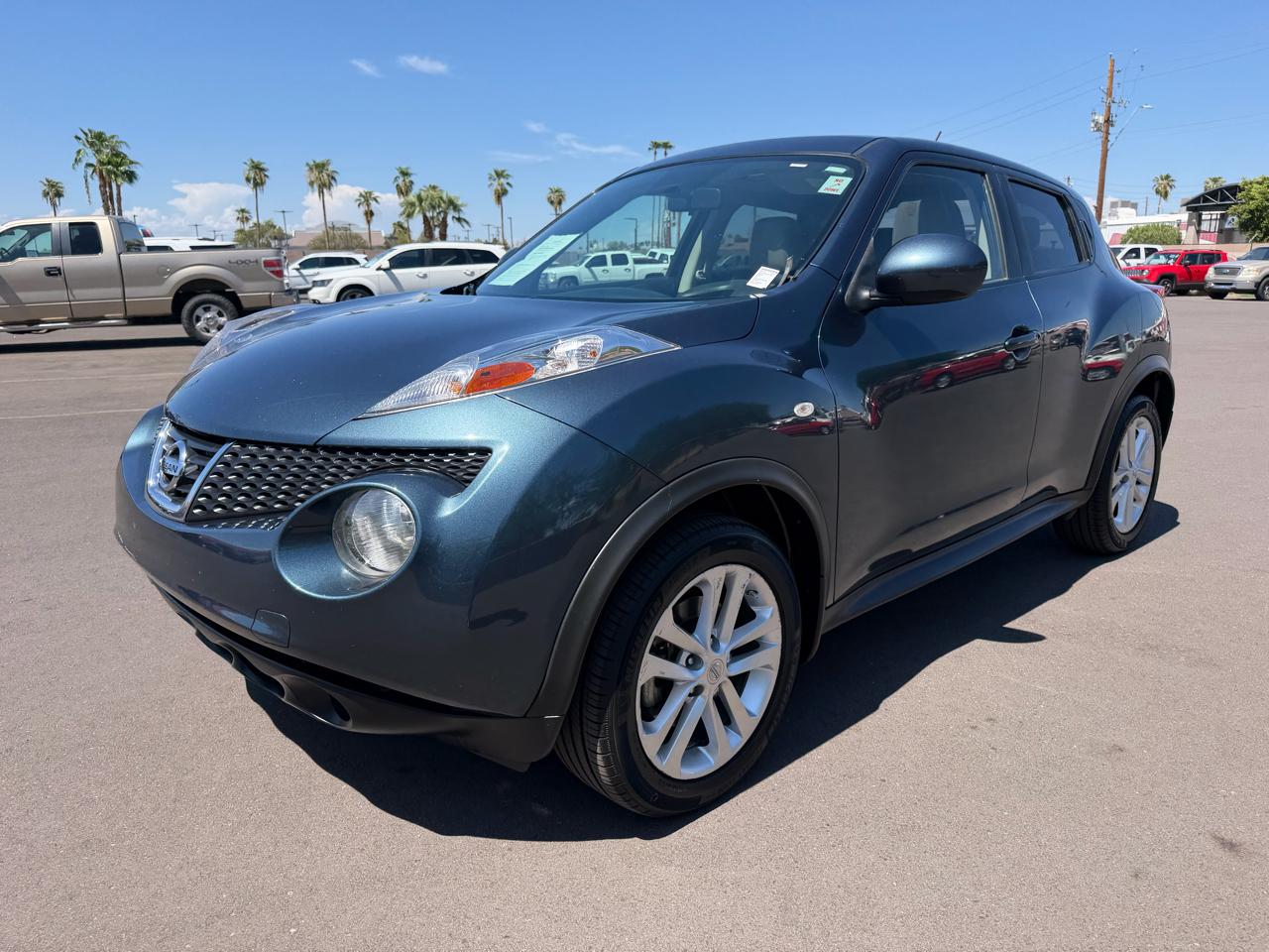 Nissan Juke S FWD 2012
