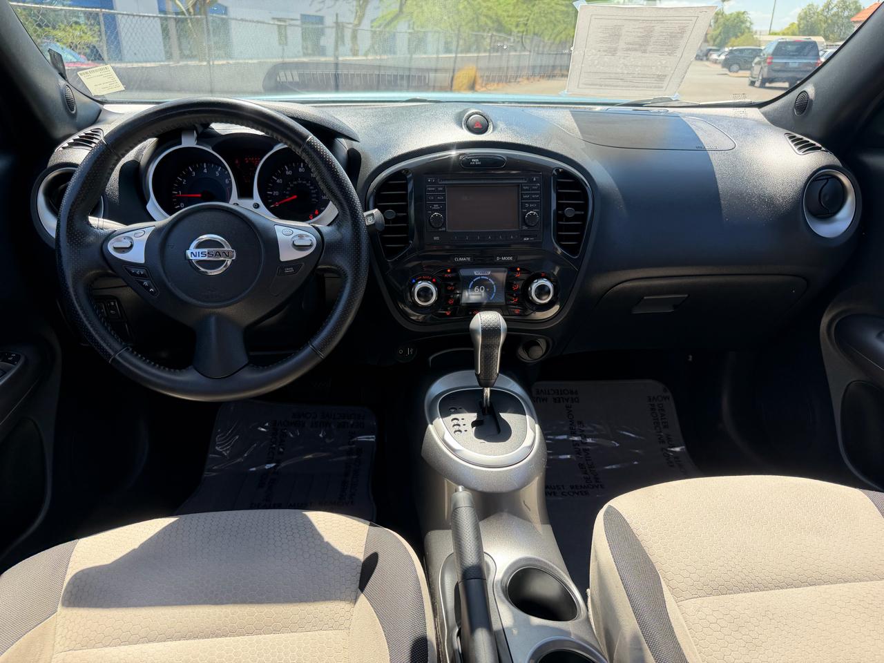 Nissan Juke S FWD 2012