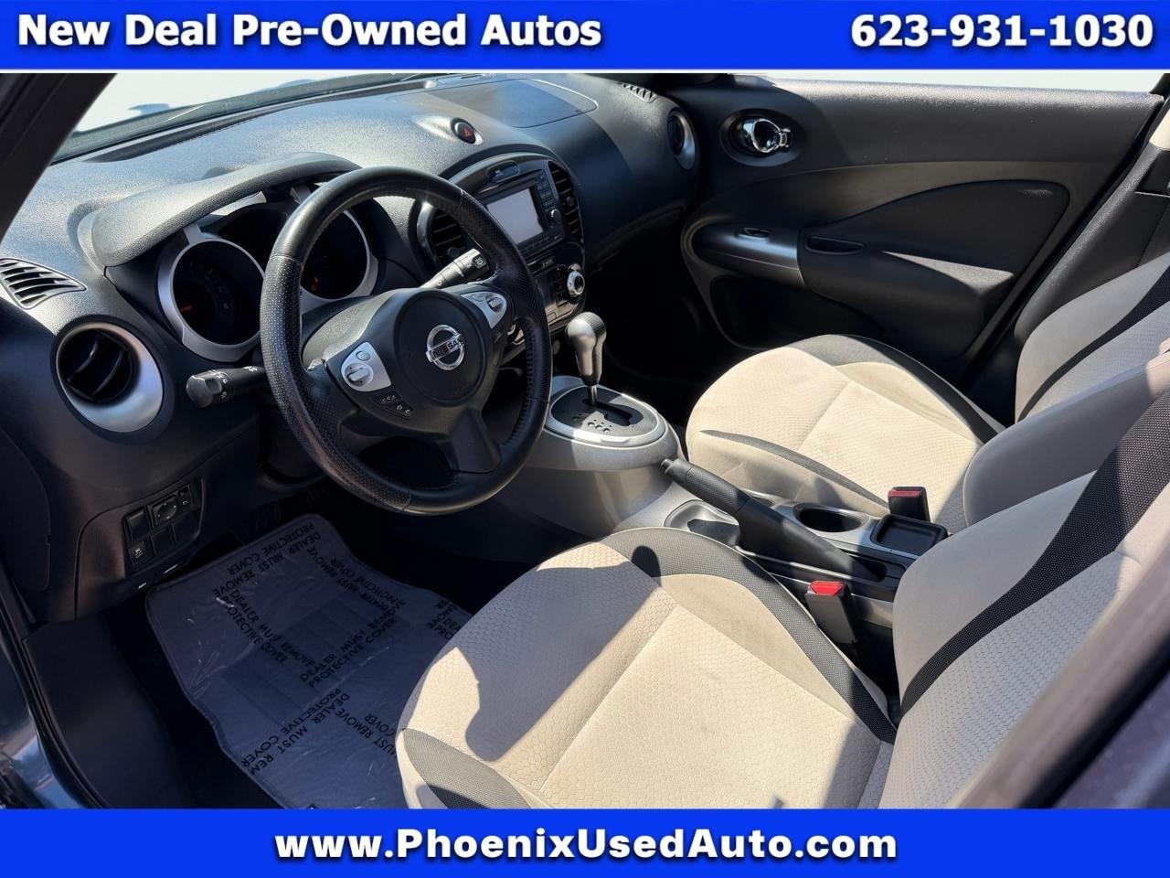 Nissan Juke S FWD 2012