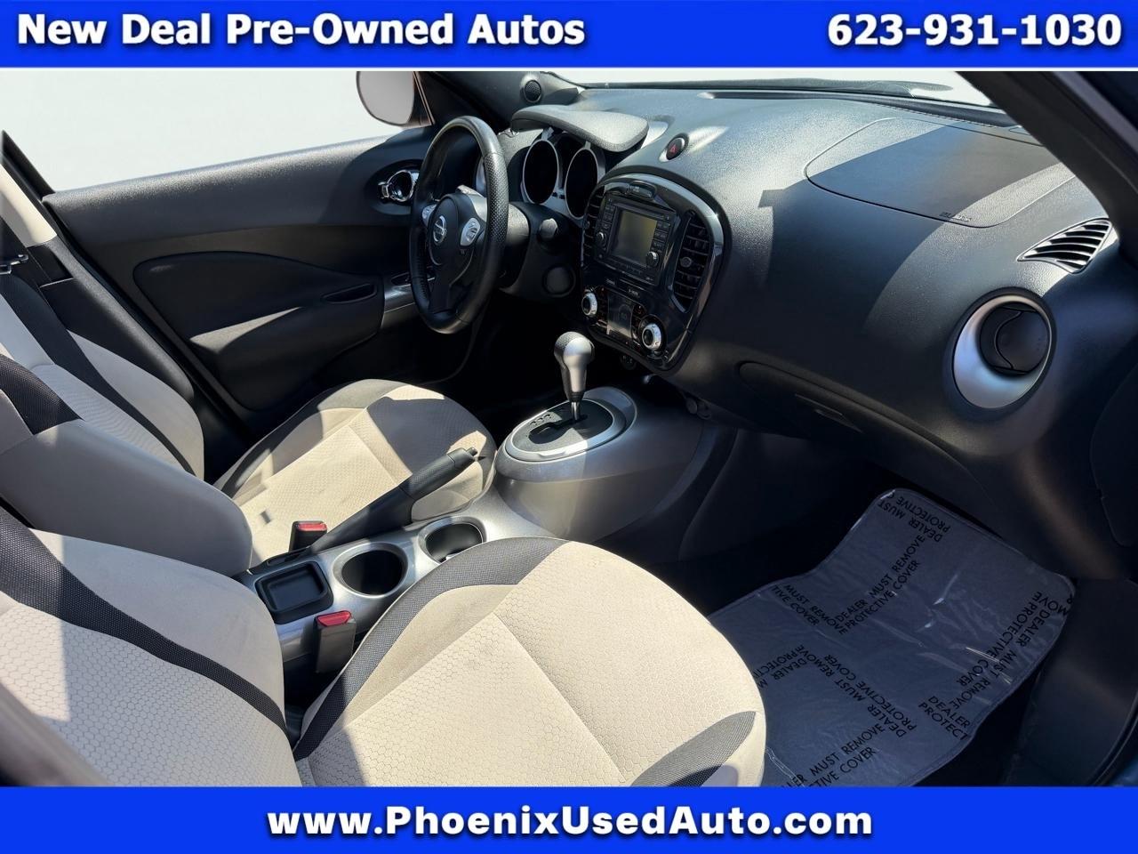 Nissan Juke S FWD 2012
