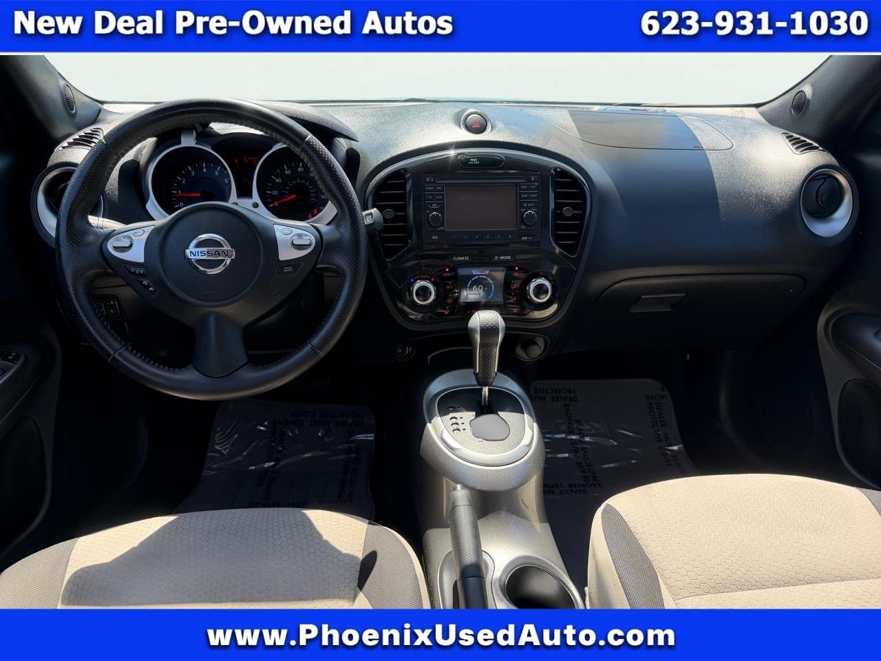 Nissan Juke S FWD 2012