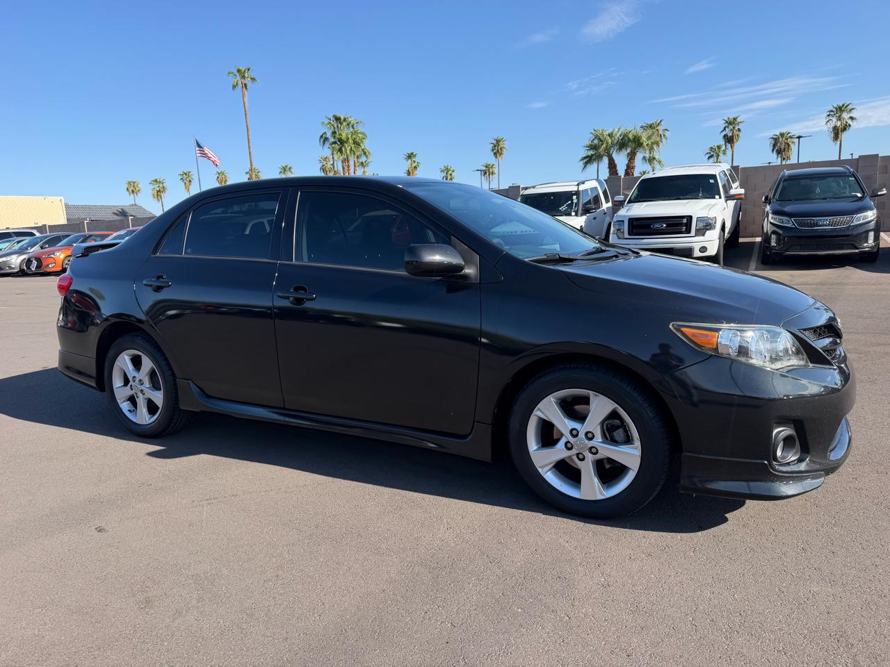 Toyota Corolla S 5-Speed MT 2012