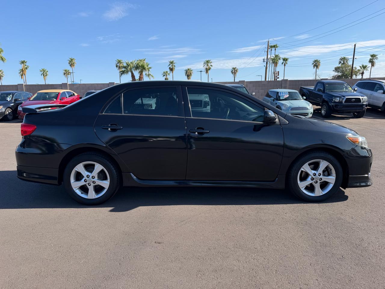 Toyota Corolla S 5-Speed MT 2012