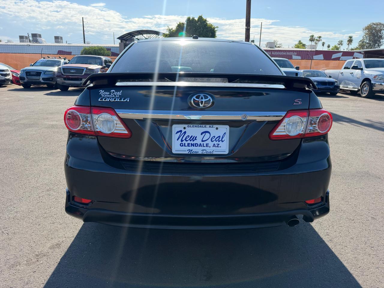 Toyota Corolla S 5-Speed MT 2012