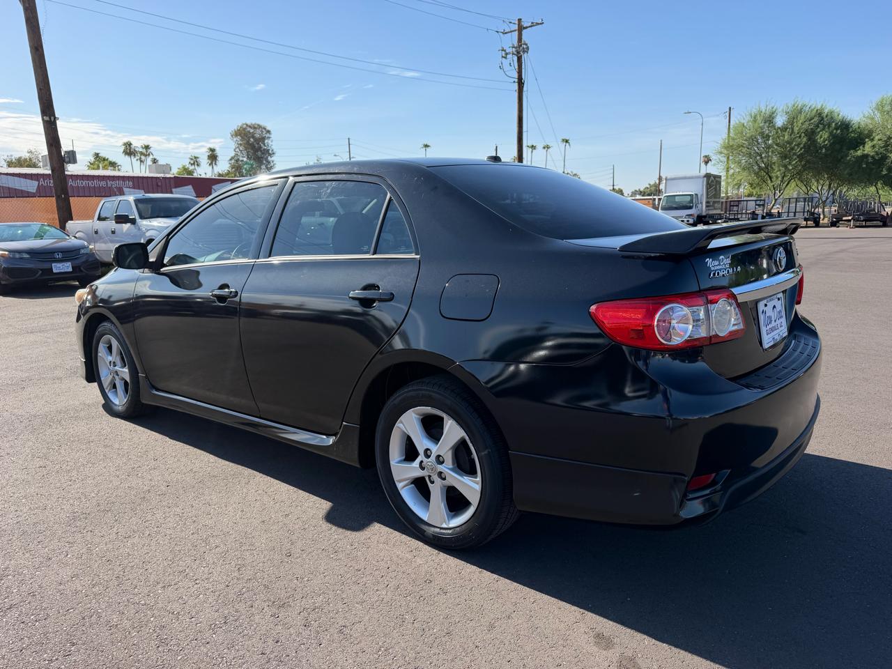 Toyota Corolla S 5-Speed MT 2012