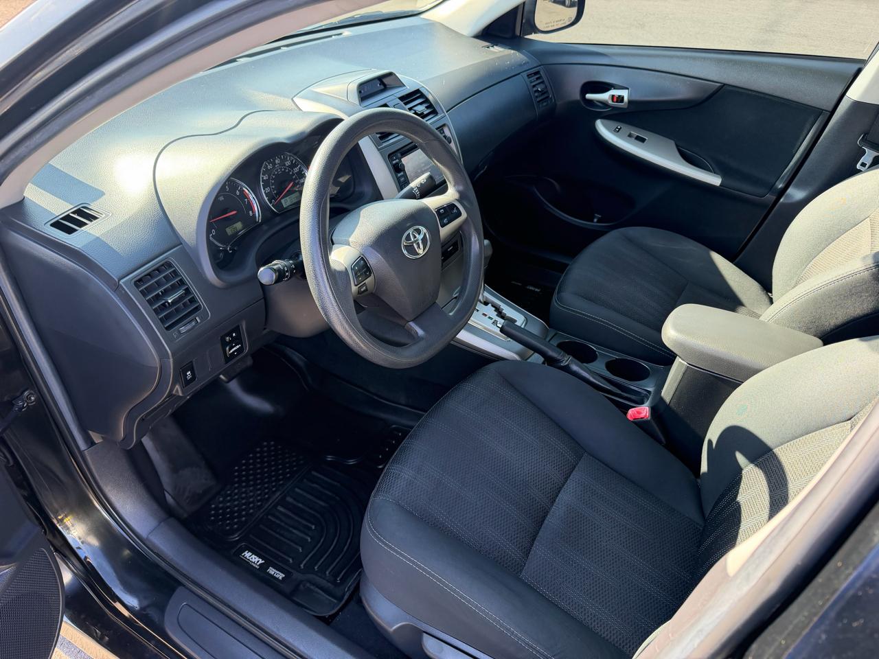 Toyota Corolla S 5-Speed MT 2012