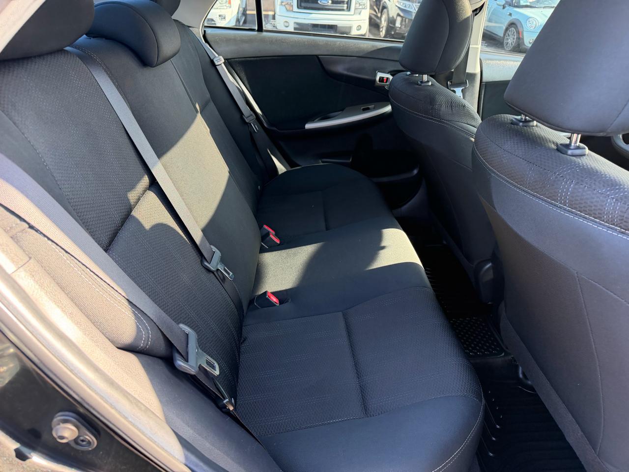 Toyota Corolla S 5-Speed MT 2012