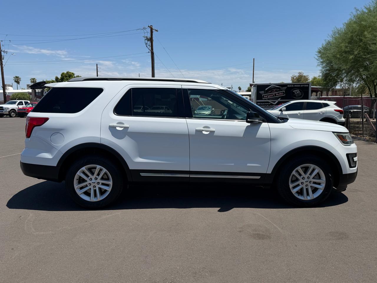 Ford Explorer 4dr 114" WB XLT 2017