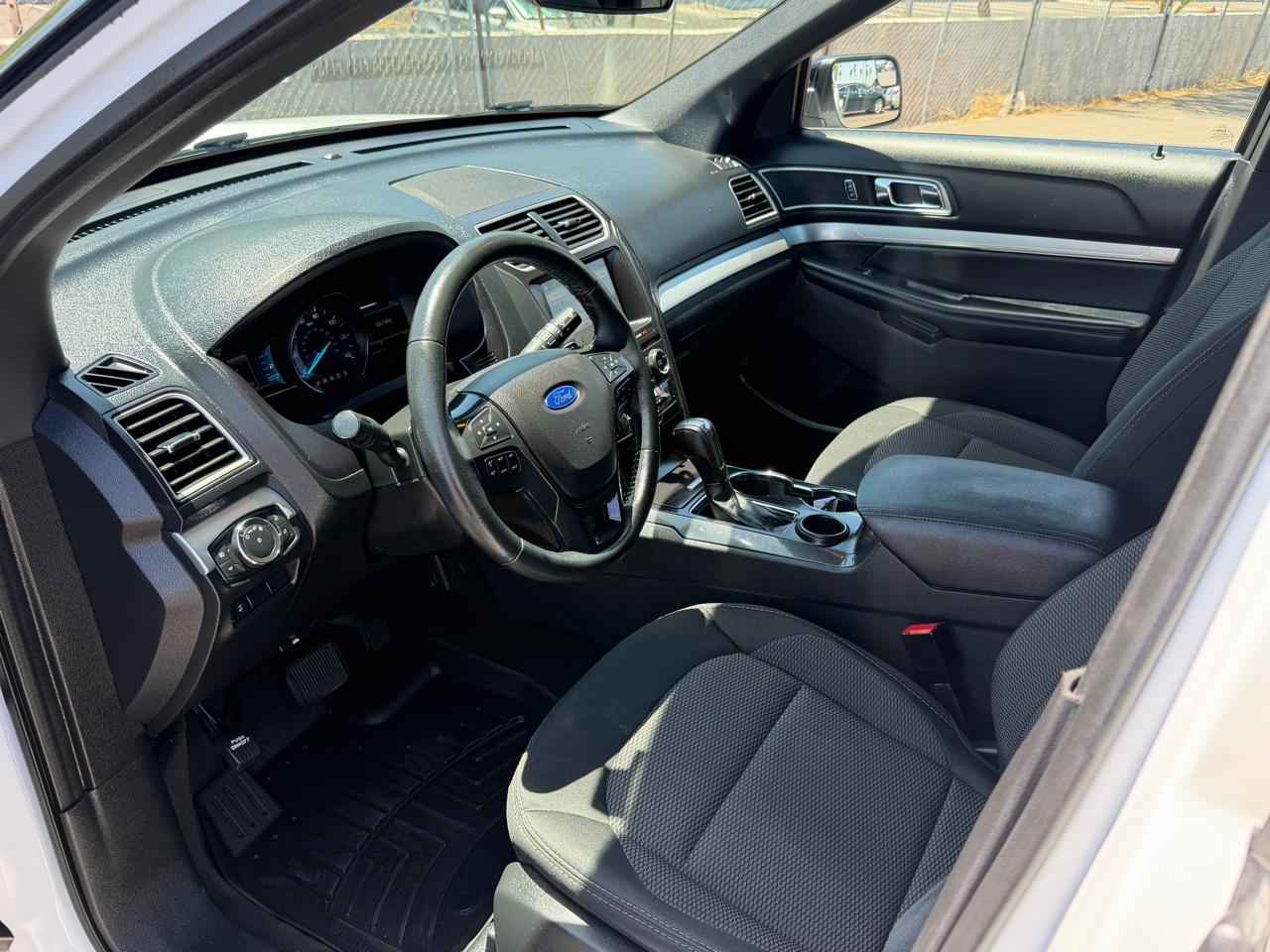 Ford Explorer 4dr 114" WB XLT 2017