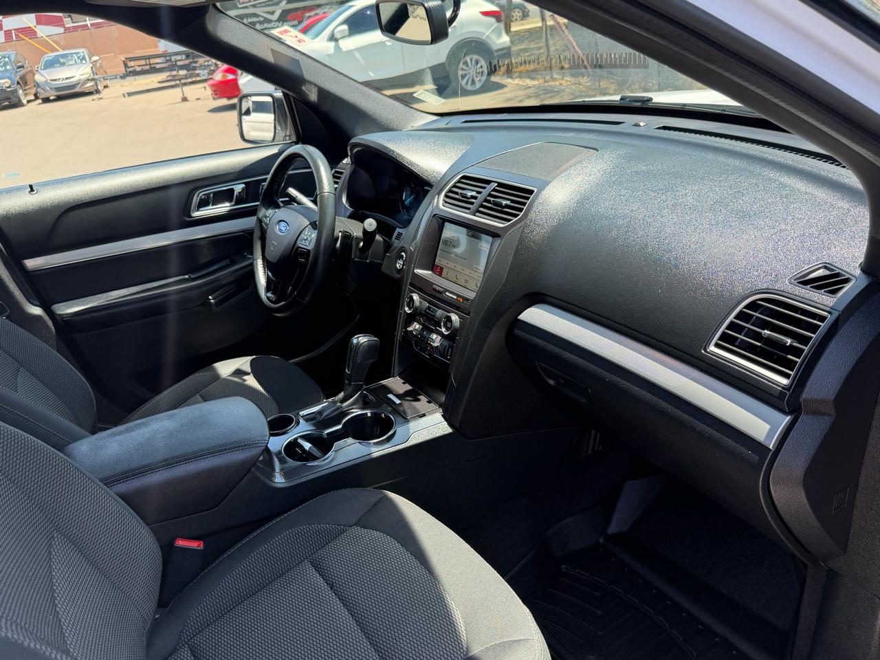 Ford Explorer 4dr 114" WB XLT 2017