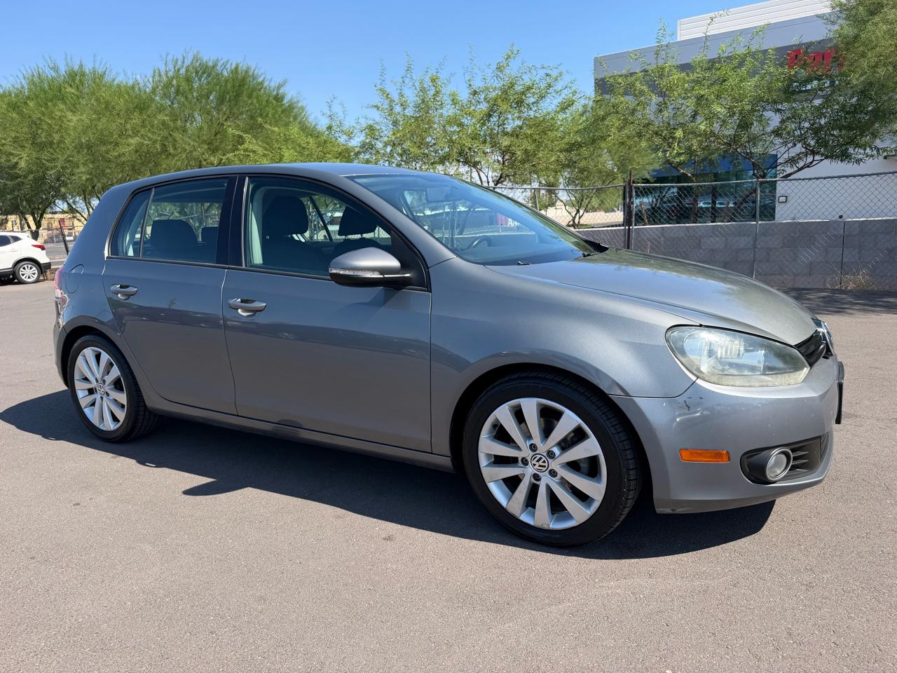 Volkswagen Golf 2.0L TDI w/Tech Package 4 Door 2012