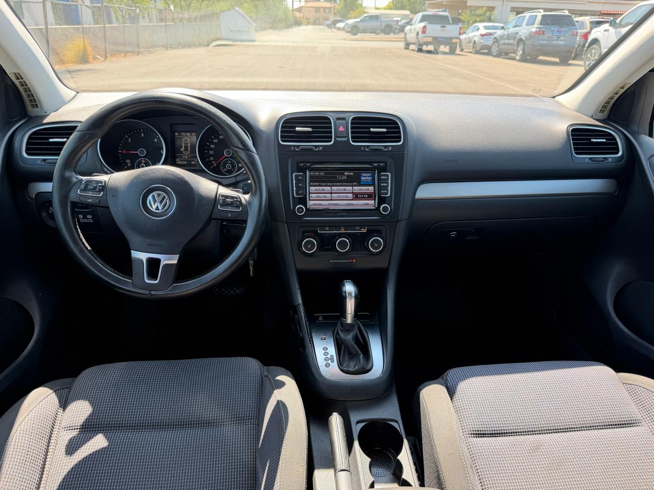Volkswagen Golf 2.0L TDI w/Tech Package 4 Door 2012