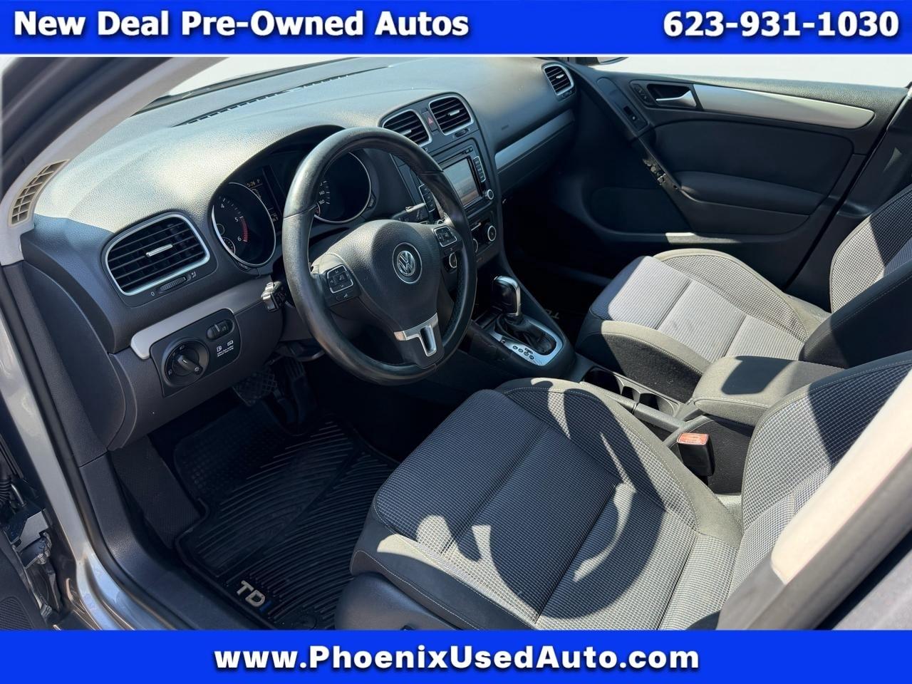 Volkswagen Golf 2.0L TDI w/Tech Package 4 Door 2012