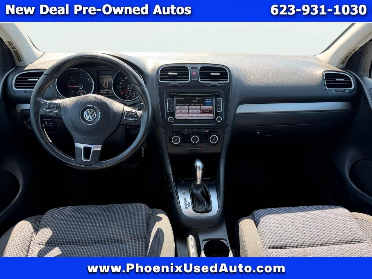 Volkswagen Golf 2.0L TDI w/Tech Package 4 Door 2012