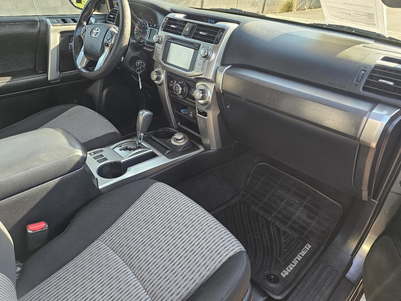 Toyota 4Runner SR5 4WD 2014