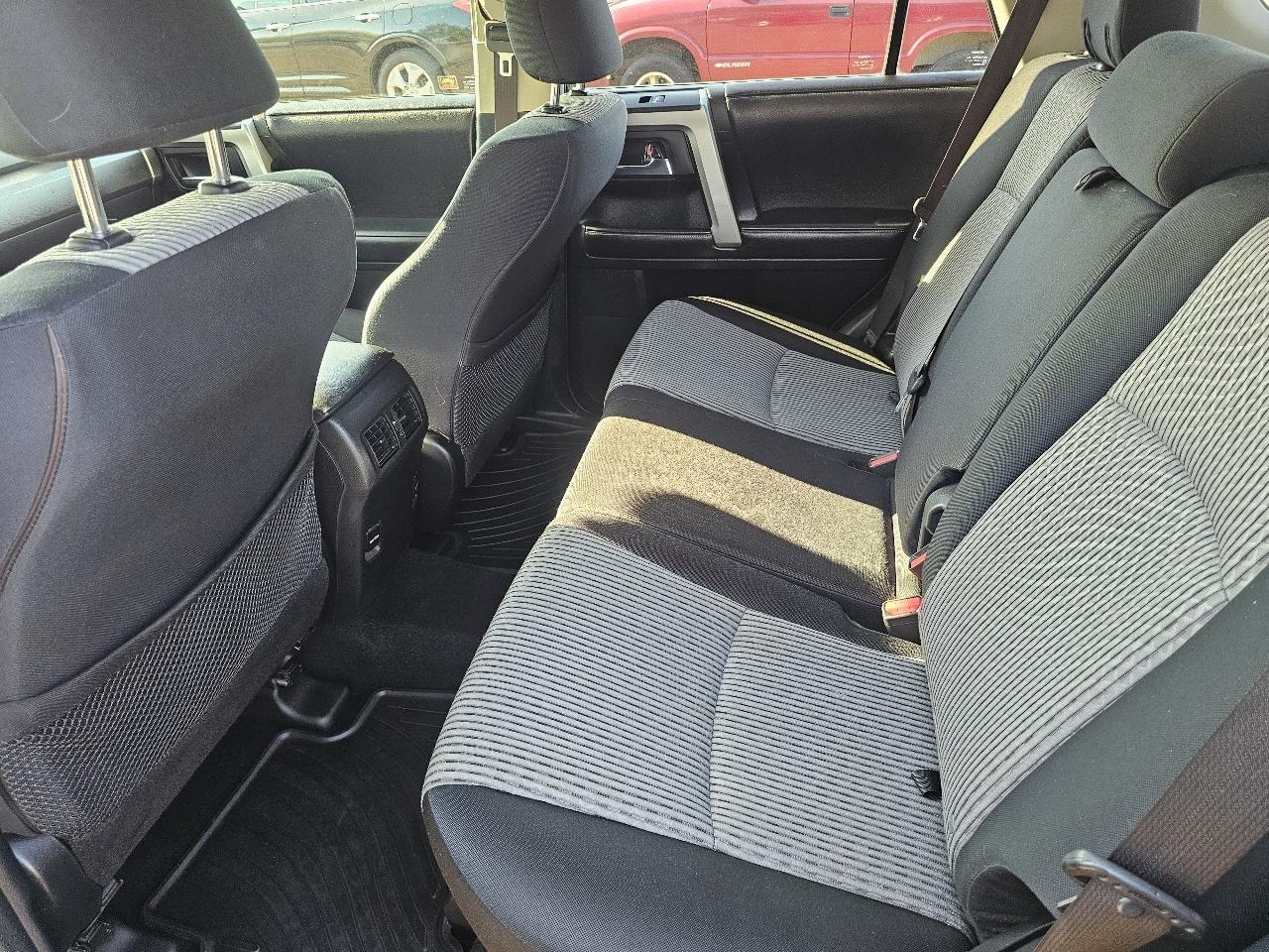 Toyota 4Runner SR5 4WD 2014