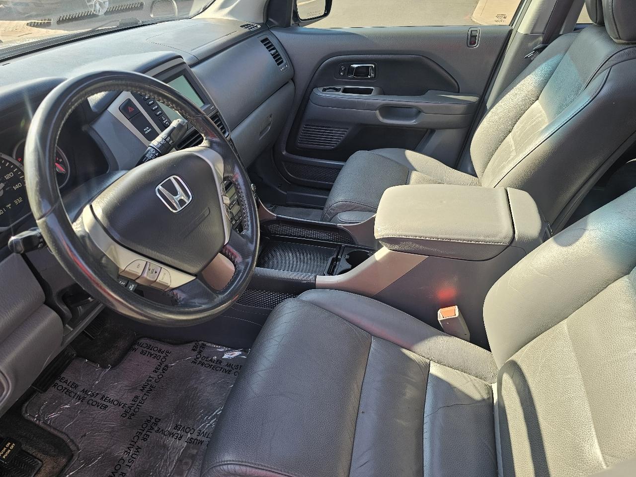 Honda Pilot EX w/Leather and Navigation 2006