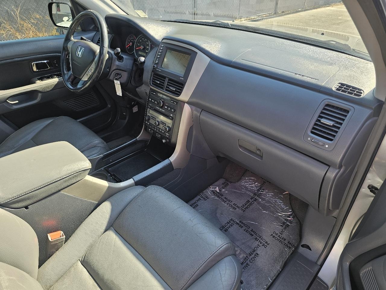Honda Pilot EX w/Leather and Navigation 2006