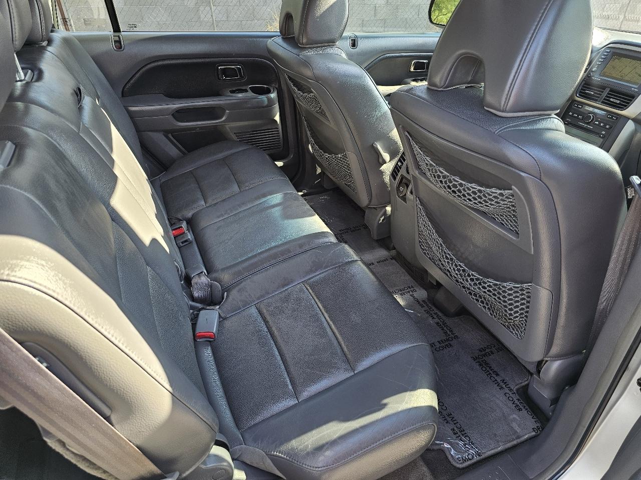 Honda Pilot EX w/Leather and Navigation 2006