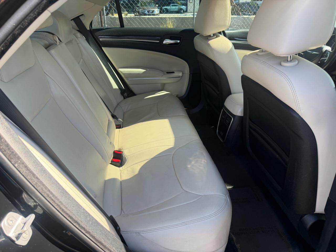 Chrysler 300 Limited RWD 2015
