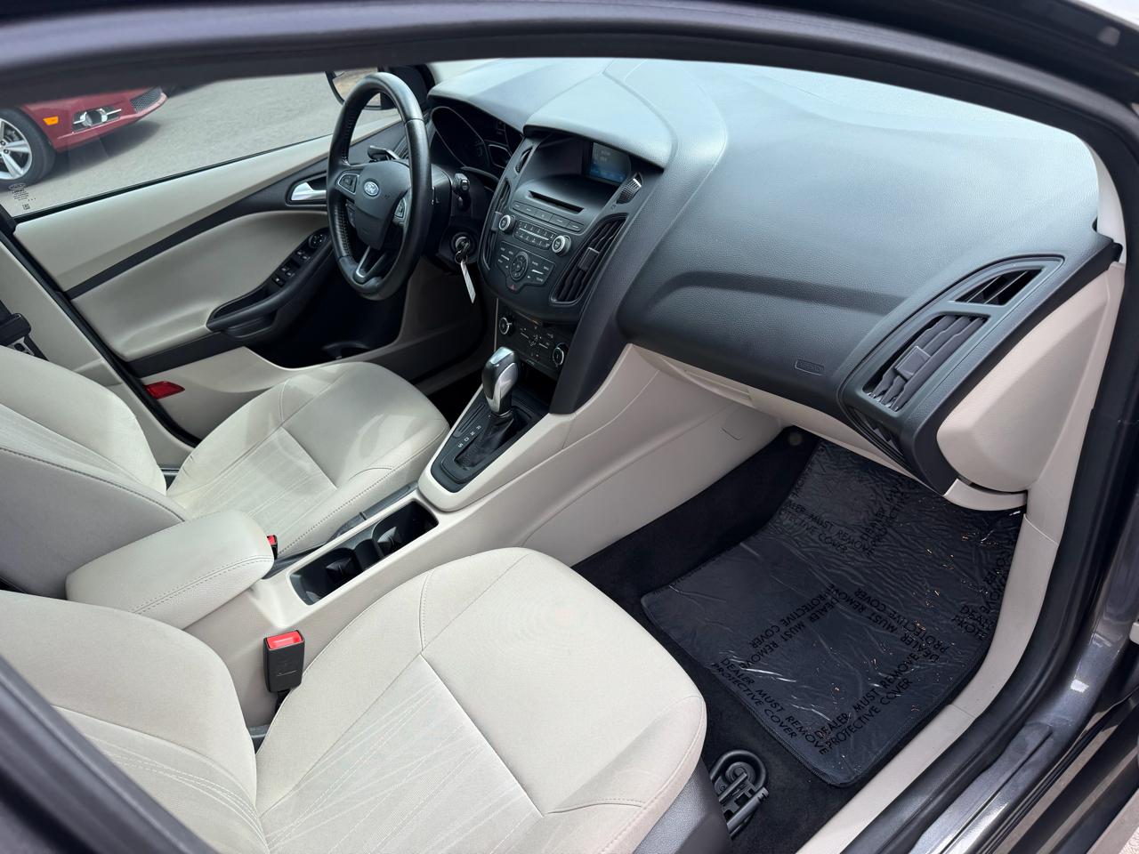 Ford Focus SE Hatch 2015
