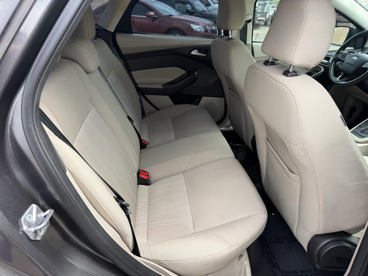 Ford Focus SE Hatch 2015