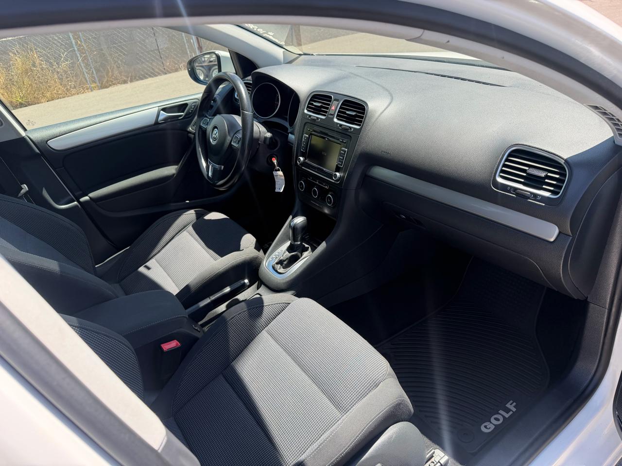Volkswagen Golf 2.5L Conv & Sunroof 4 Door PZEV 2014
