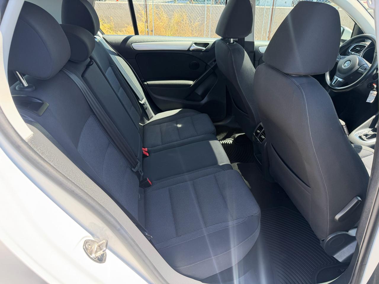 Volkswagen Golf 2.5L Conv & Sunroof 4 Door PZEV 2014