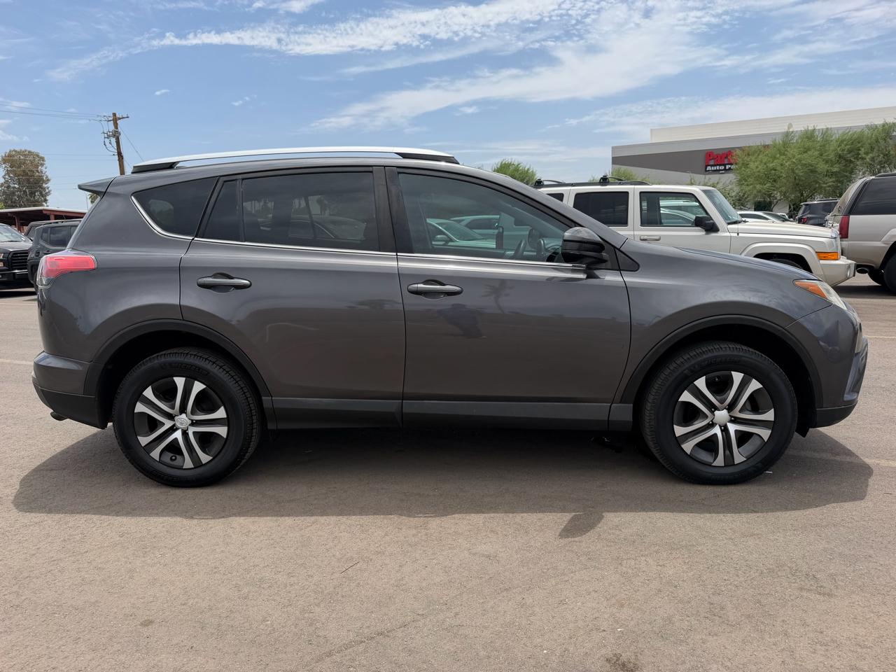 Toyota RAV4 LE FWD 2016