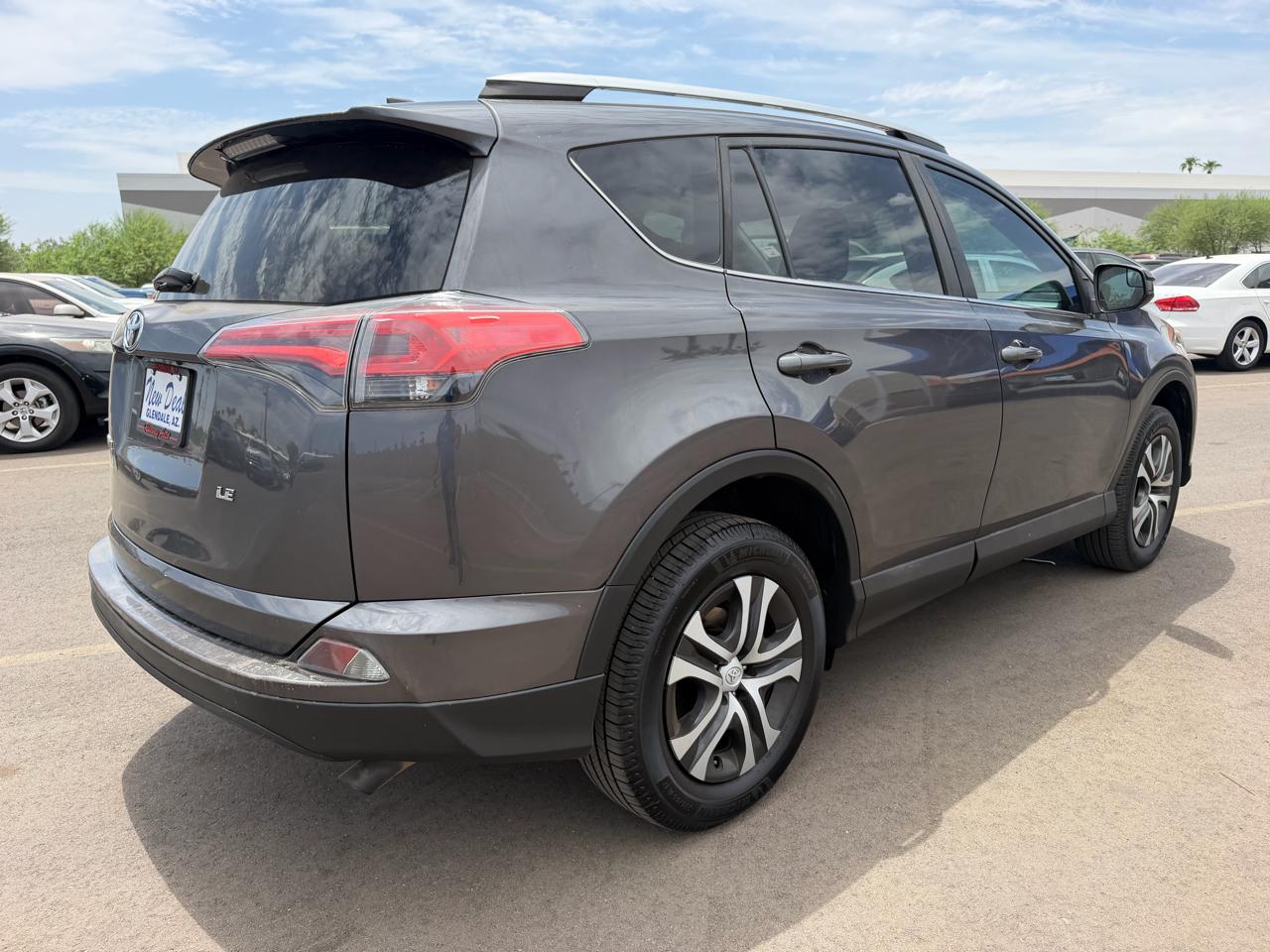 Toyota RAV4 LE FWD 2016
