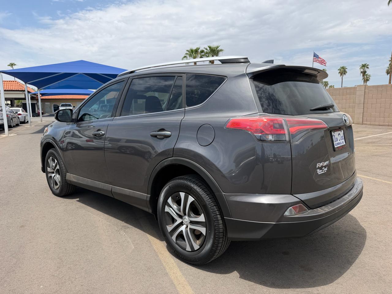 Toyota RAV4 LE FWD 2016
