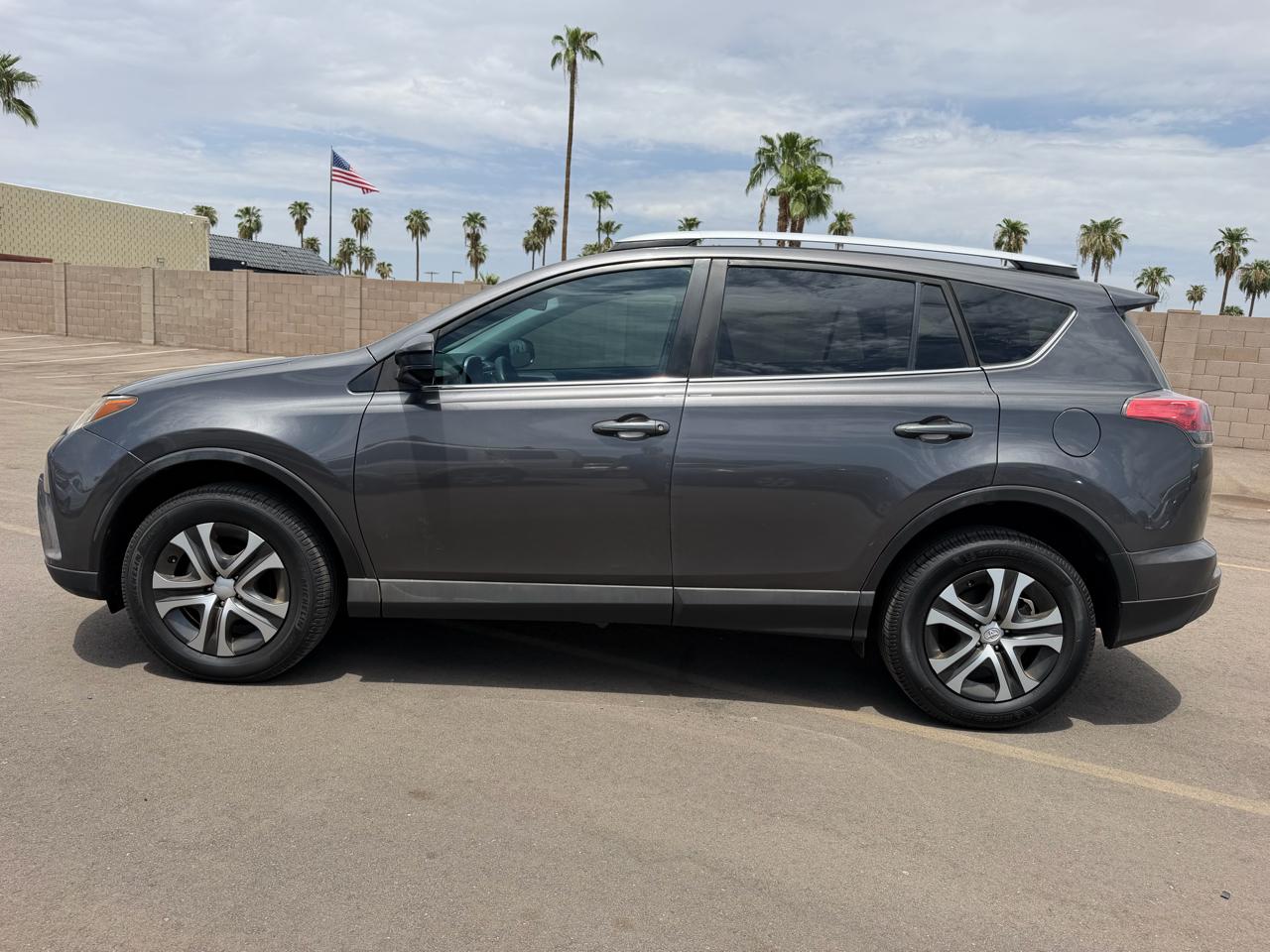 Toyota RAV4 LE FWD 2016